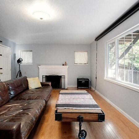 Large 1 Bedroom Apartment, Home Theater, Fireplace Berkeley Exteriör bild
