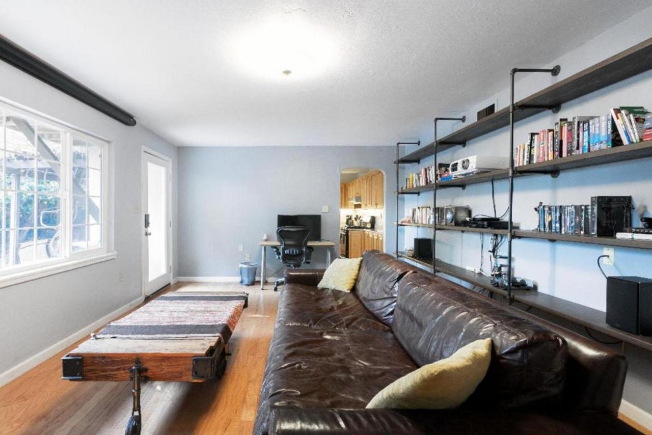 Large 1 Bedroom Apartment, Home Theater, Fireplace Berkeley Exteriör bild