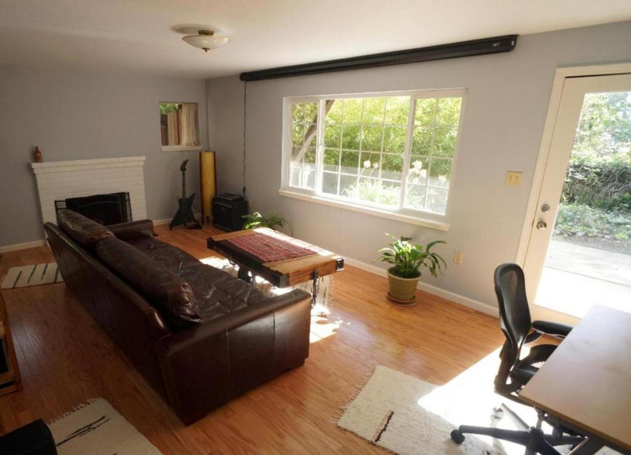 Large 1 Bedroom Apartment, Home Theater, Fireplace Berkeley Exteriör bild