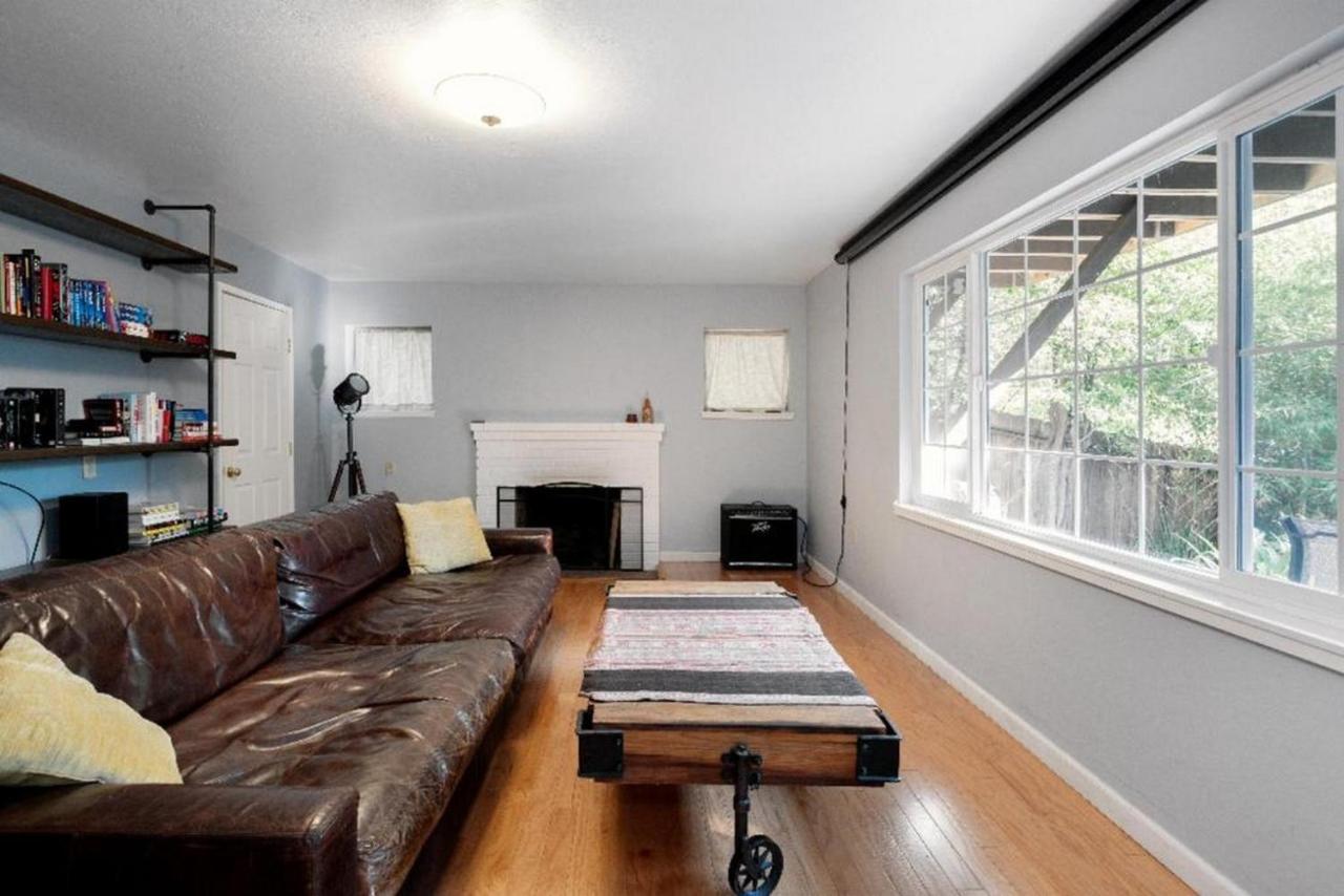 Large 1 Bedroom Apartment, Home Theater, Fireplace Berkeley Exteriör bild